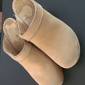 No. 6 old school leather clog on high heel in bone